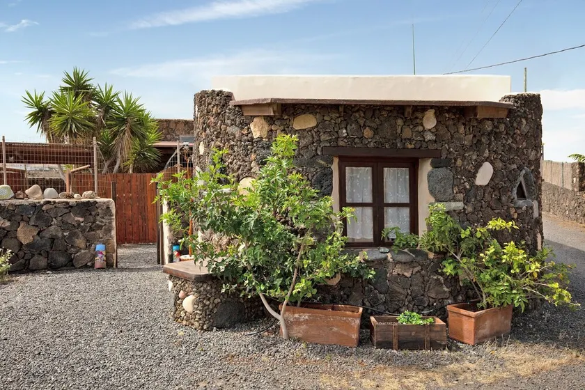 Vacation Home 'Yukalele 2' with Mountain View, Private Terrace and Wi-Fi - Image 1