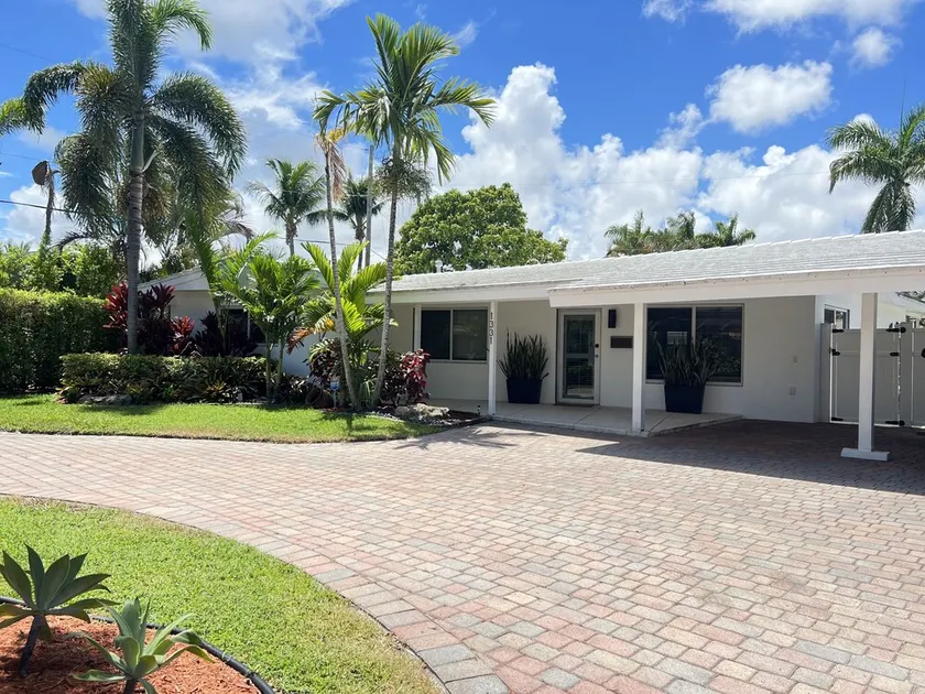 Beautiful and renovated villa - 5mn from the beach - Image 1