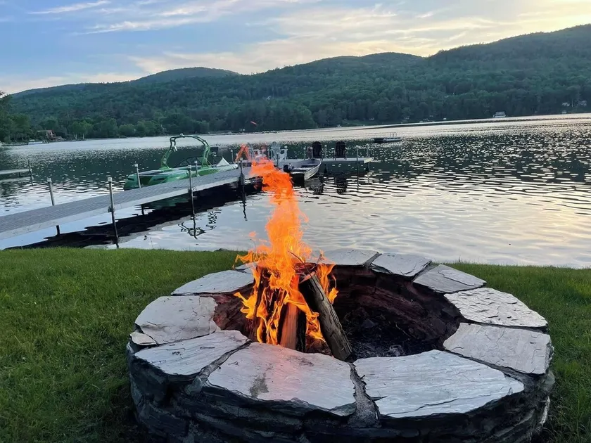 Beautiful Vermont Lake House on Lake Morey - Image 1