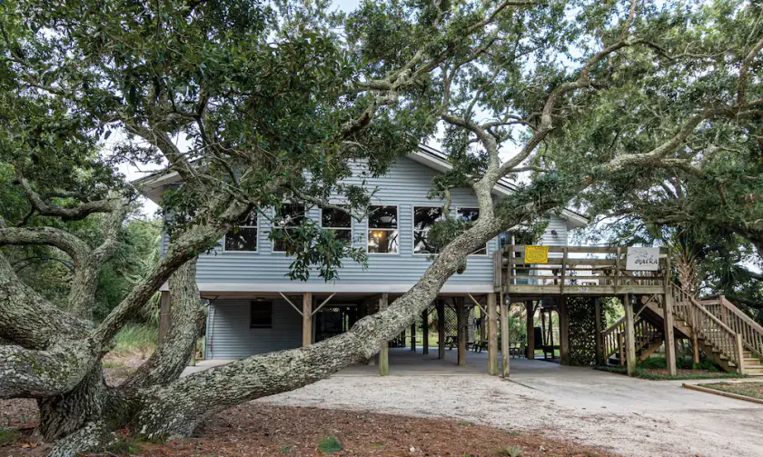 Secluded Beachwalk House - Great Layout for Families and Groups! Pet Friendly. - Image 1