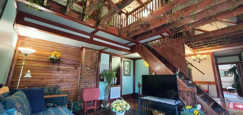 Magnificent 2 Bedroom, Loft Close to Downtown Duplex - Image 1