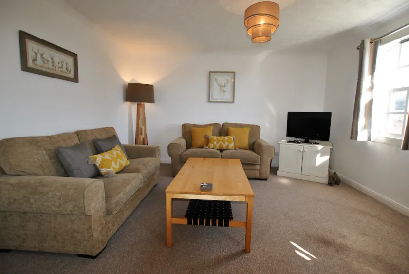 Calabeinn - Two Bedroom Apartment, Sleeps 4 - Image 1