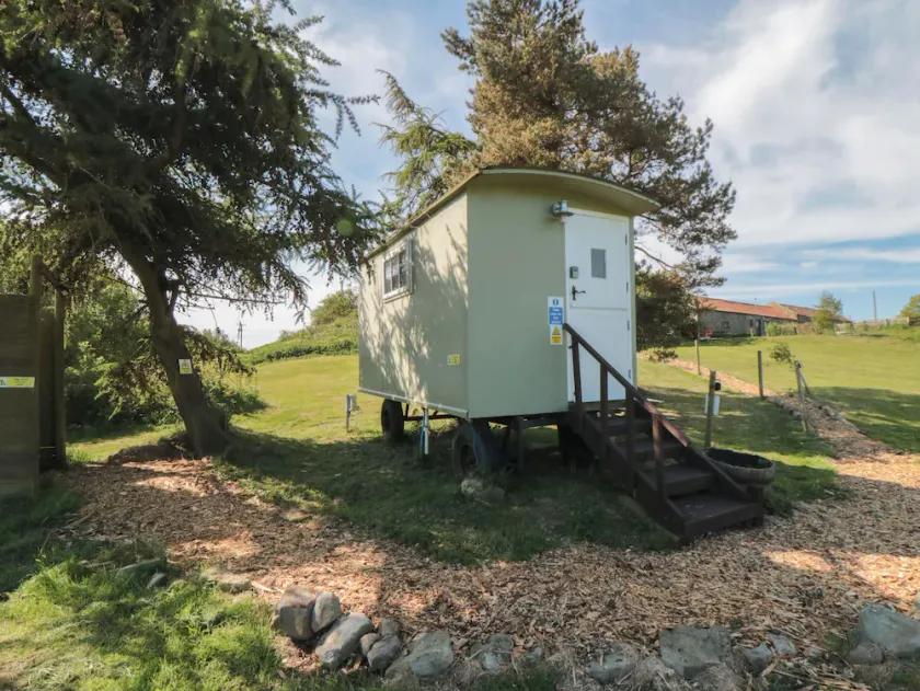 Woodpeckers Shepherds hut - Image 1
