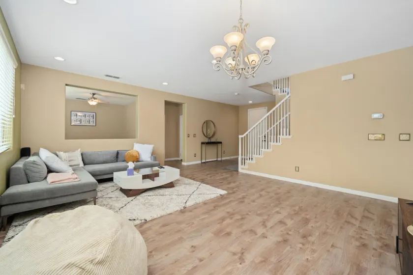 4-Bedroom with Perfect Offices and Board Games - Image 1