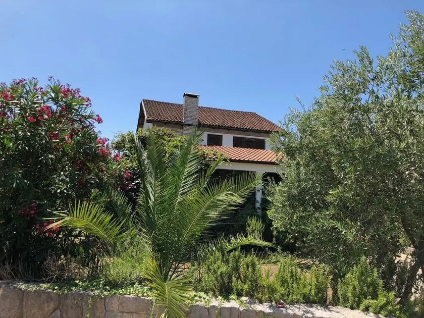 Villa / finca with beautiful terrace & large garden, 5 minutes to the beach, Dalmatia - Image 1