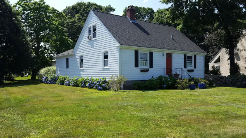 Beach Pass Included. Sleeps 6- 7. Five beaches within 4-5 miles. - Image 1