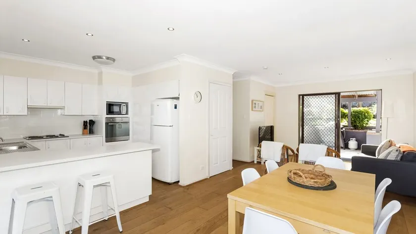 Horizons in Mollymook - Image 1