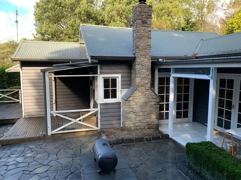 Fully renovated 1940s cottage in Warburton - Image 1