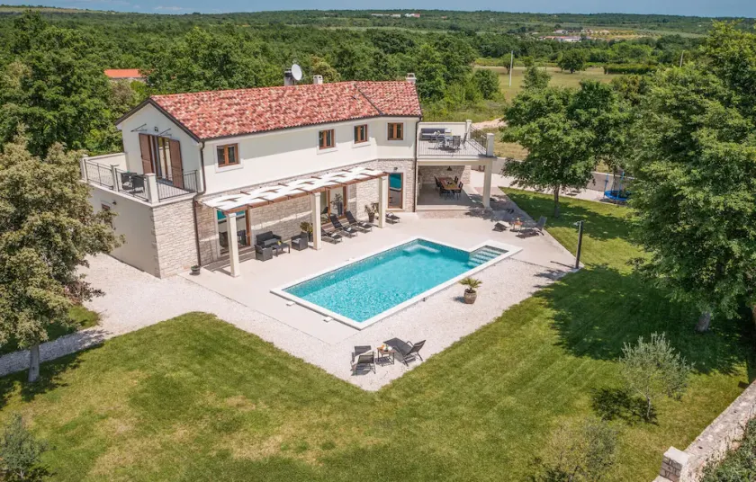 Beautiful home in Bale - Image 1