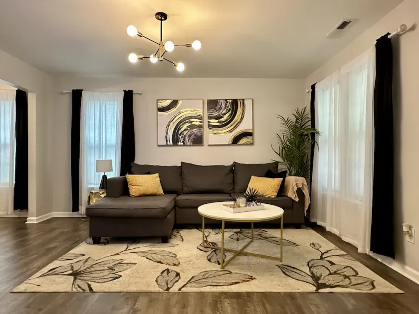 Beautiful Modern House 5 minutes To Downtown Raleigh - Image 1