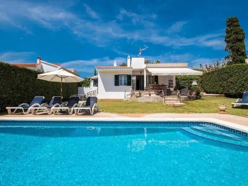 VILLA JARAMA - Elegante chalet cerca de la playa - Image 1
