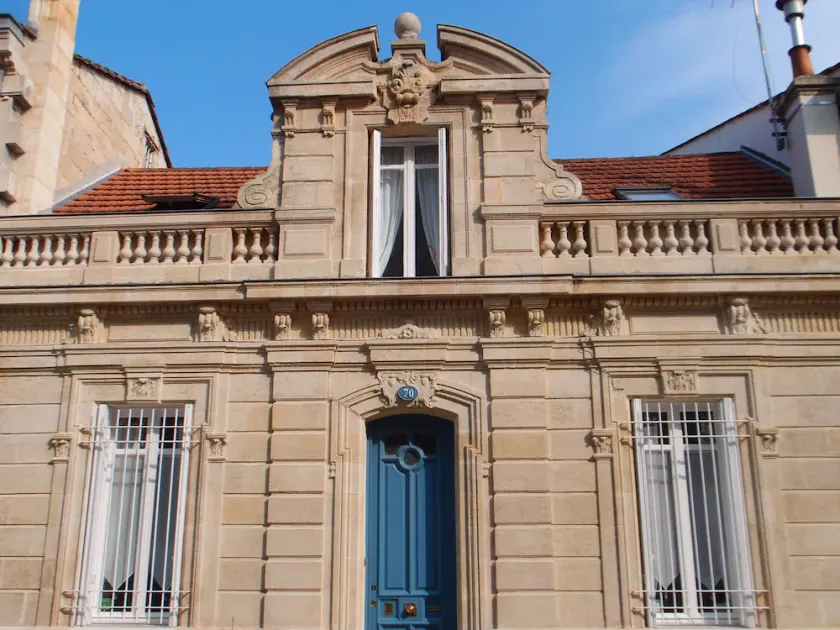 C'est une maison bleue - a blue lodge in Bordeaux - Image 1