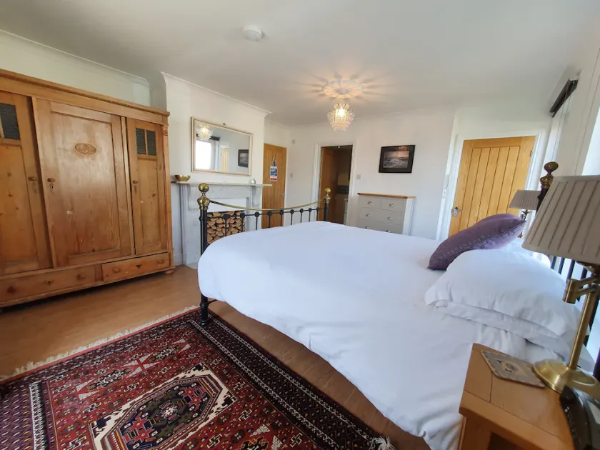 Stunning apartment, perfectly located in the centre of St. Agnes village - Image 1