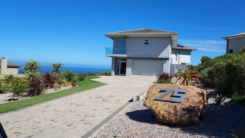 Modern lodge com deslumbrantes vistas panorâmicas de 180 ° do Ocea indiano - Image 1