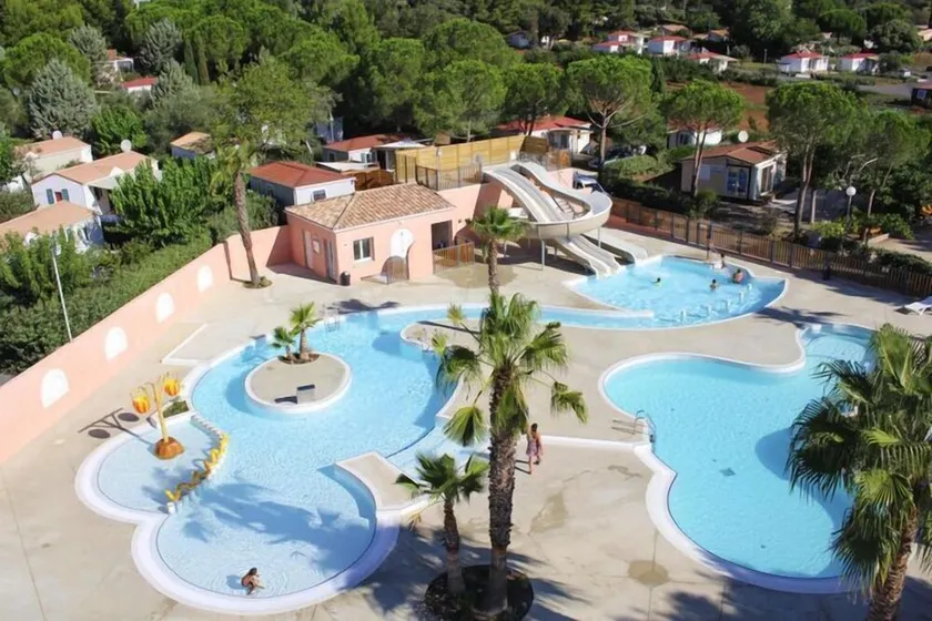 Mobilhome in Bessan with terrace - Image 1