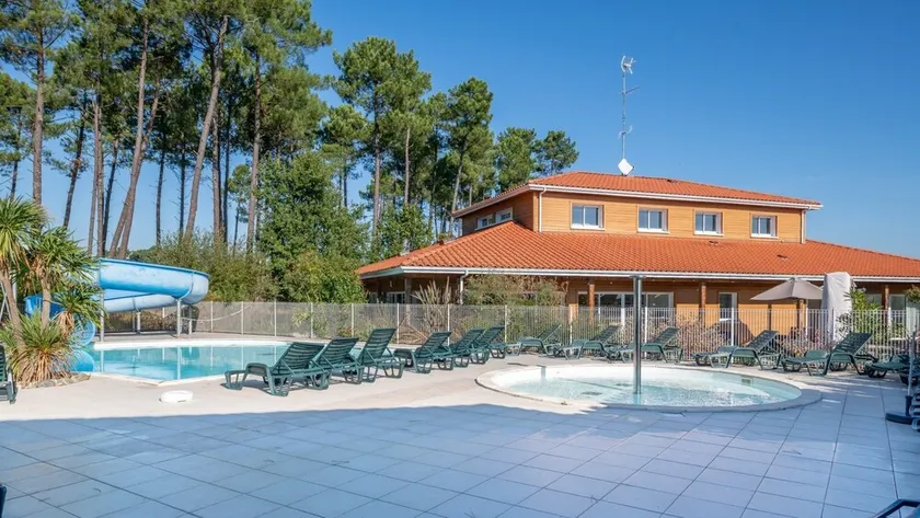 Studio Cosy | Accès Piscine Intérieure/Extérieure - Image 1