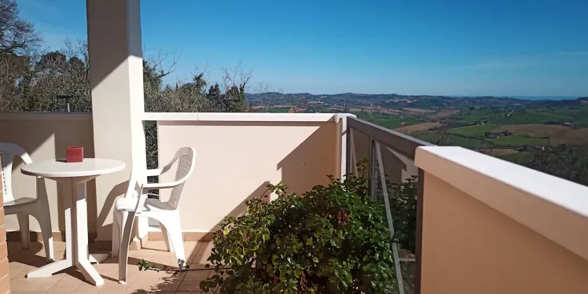 Appartamento con vista panoramica, in collina tra Pesaro e Fano - Image 1