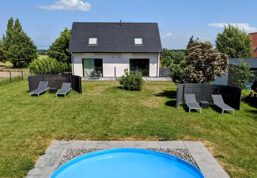 House Satu Ostseenah; 1.000qm garden; children's pool; 3 rooms; 2 bedrooms; WLAN - Image 1