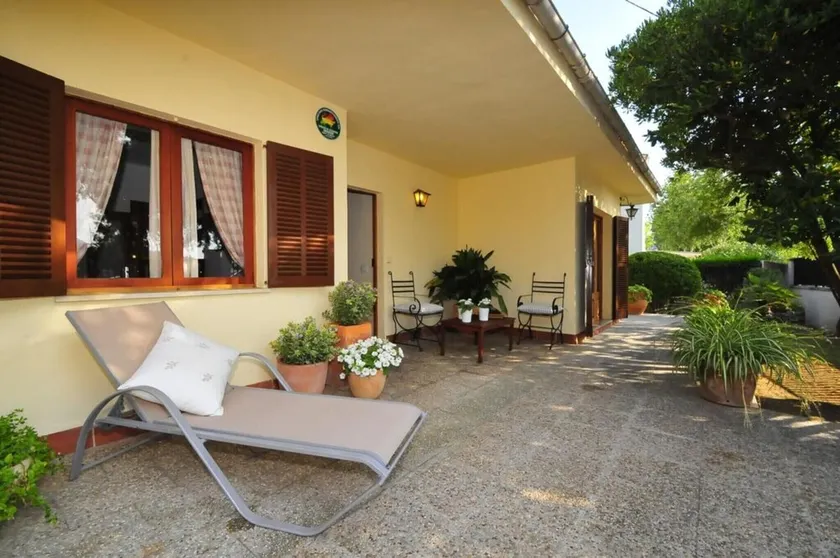 Maison de vacances 'Cora' avec terrasse privée, Wi-Fi et climatisation - Image 1