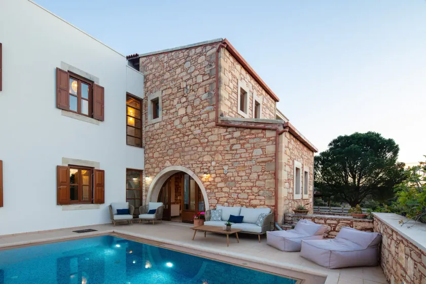 Exquisite Villa Mesogea with spacious rooms and private pool - Image 1