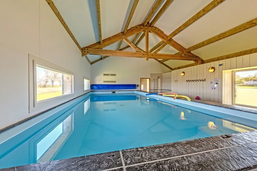 Casa de vacaciones con piscina privada climatizada, terraza, jardín y Wi-Fi - Image 1
