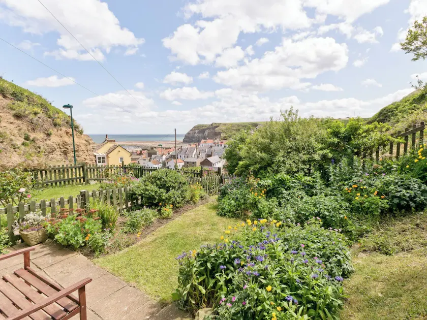 2 værelses bolig i Staithes, Cleveland - Image 1