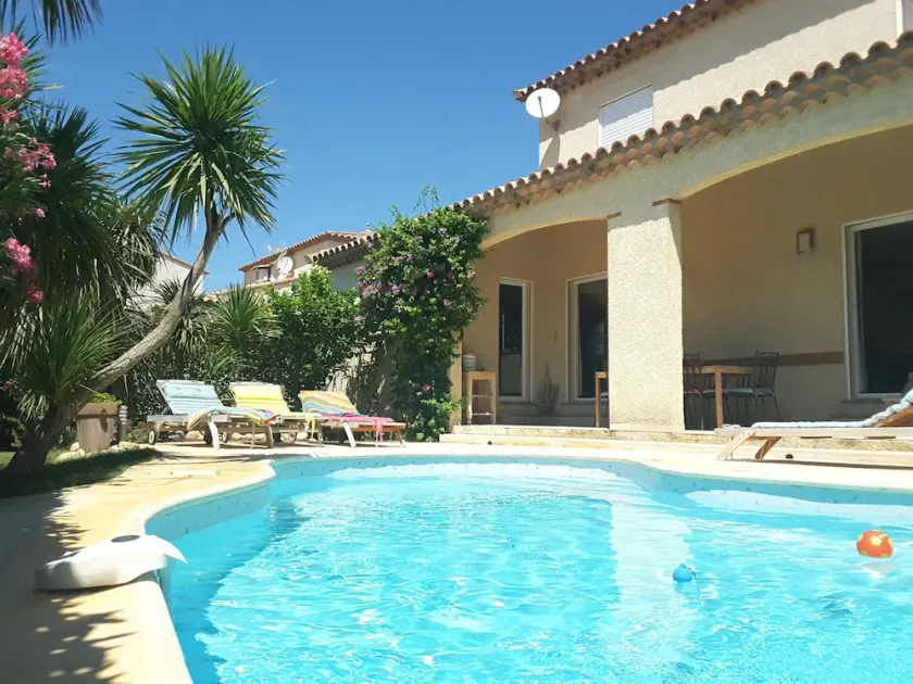 A peaceful retreat, luxurious villa, private pool (heated from June through September) - Image 1