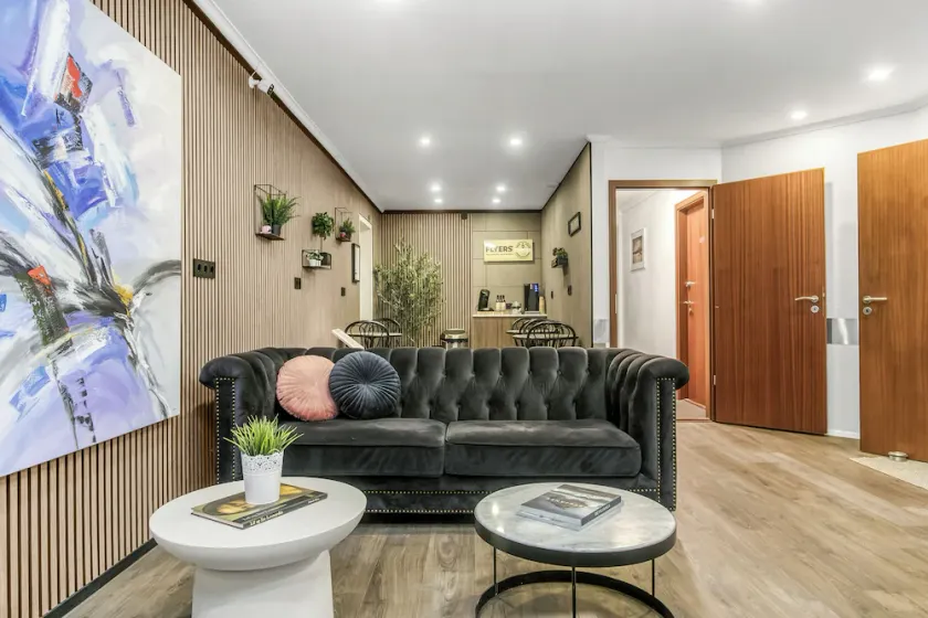 Flyers Airport Hotel - Image 1