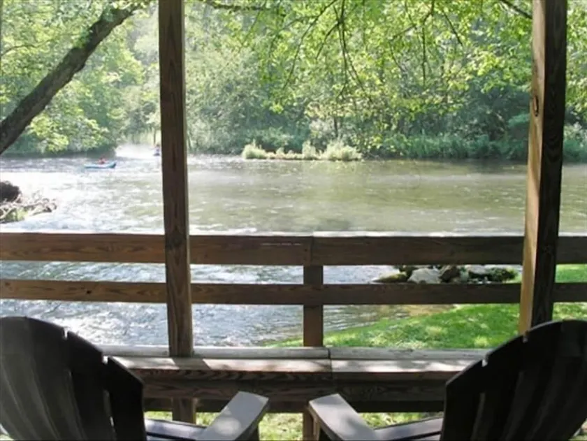RIVERFRONT Cabin på Nantahala floden, få minutter fra NOC - Image 1
