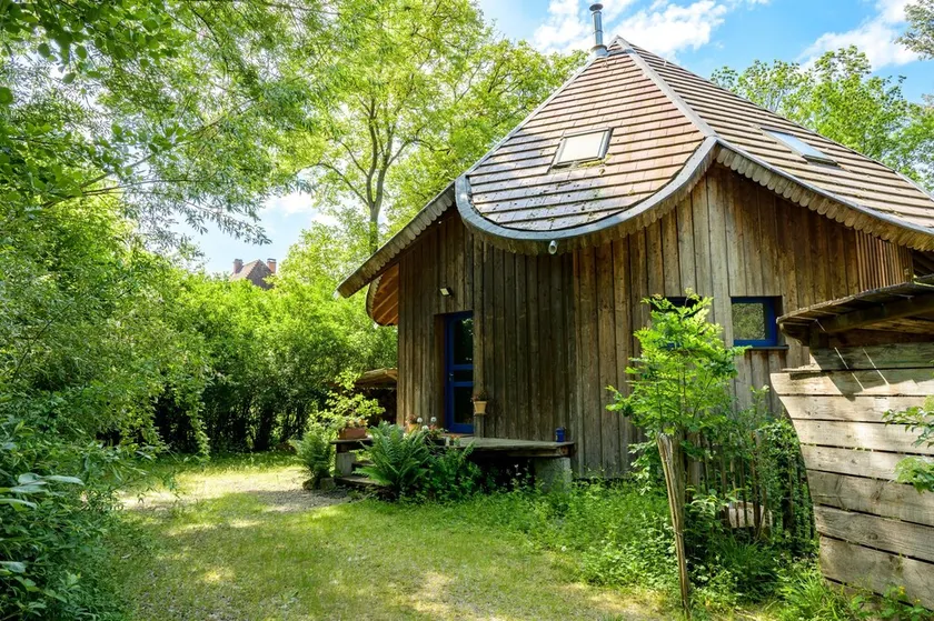 Charmante Maison en Bois - Image 1