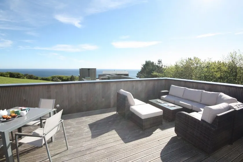 Smukt sommerhus, kun en gåtur væk fra Talland strand ... - Image 1
