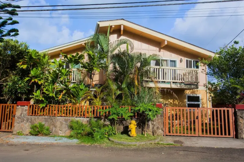 House close to beach, North Shore, Oahu - Image 1