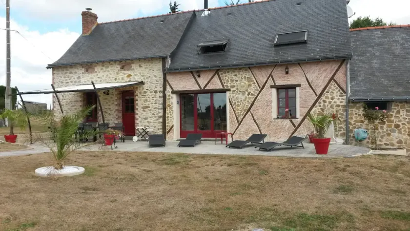 country cottage, sleeps 15 - Image 1