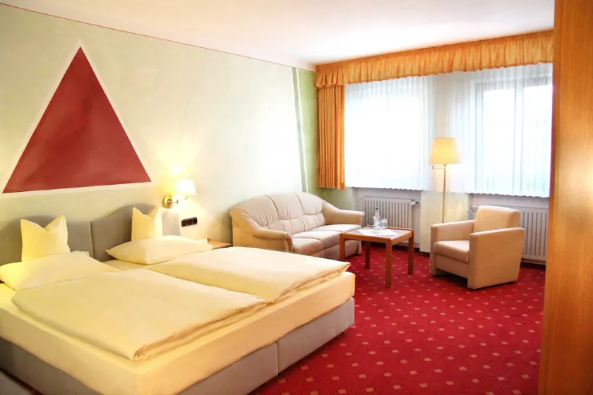 Chambre Double 2 - Hotel Garni Goldener Schwan - Image 1