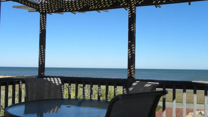 Prime Ocean Front Property 4 BR / 3 BA Luxury - Image 1