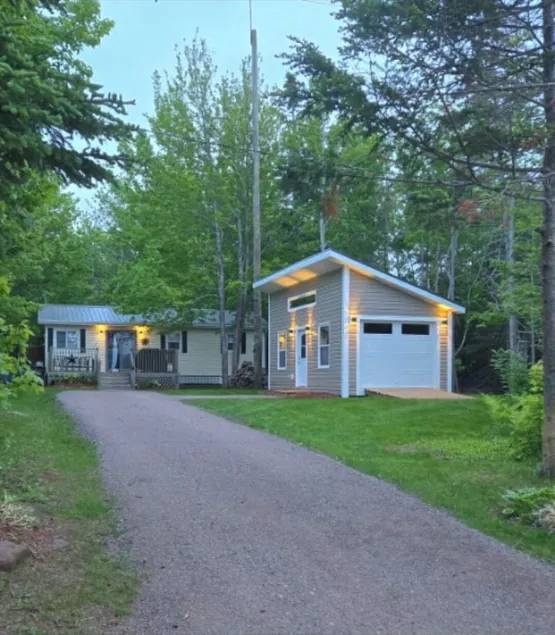 The Little Foxes Den Cottage in Cavendish PEI - Image 1