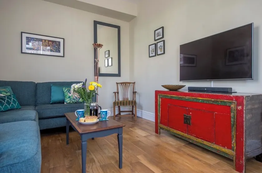 Spacious 5★ Central York Townhouse - sleeps 6 - Image 1