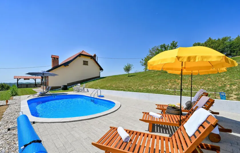 Beautiful Home In Slavetic - Image 1