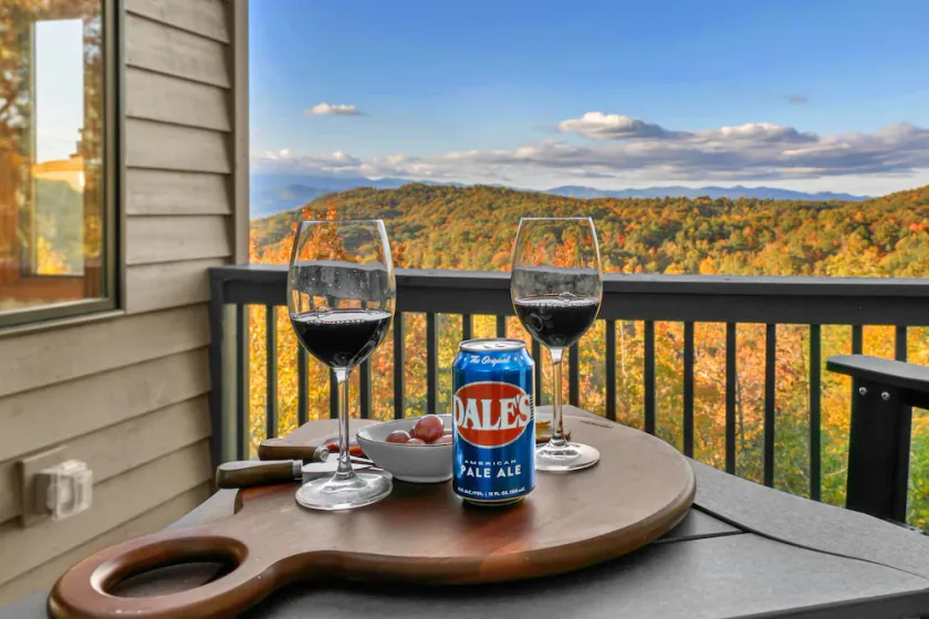 Connestee Falls Amazing Mountain Views Sauna Hot Tub Peloton Sleeps 12 - Image 1