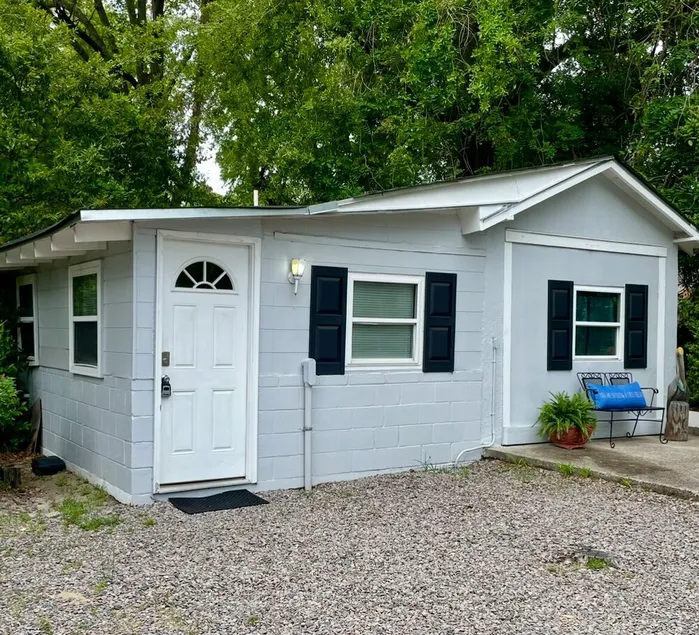 Need lodging for 1 or 2? We have a guest favorite tiny home just for u!! - Image 1