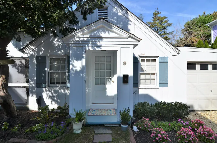 STEPS TO THE BEACH -ADORABLE 1 BR Cottage-9 Park Ave Rear, Rehoboth Beach, DE - Image 1