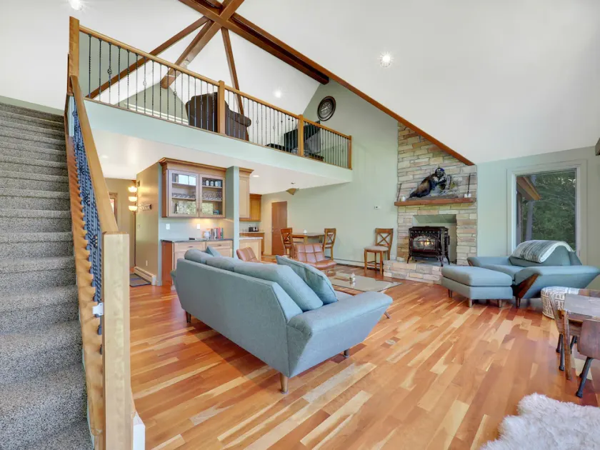 Boater's Paradise | Lake Charlevoix Island| Private 60' Dock | Dog Friendly! - Image 1