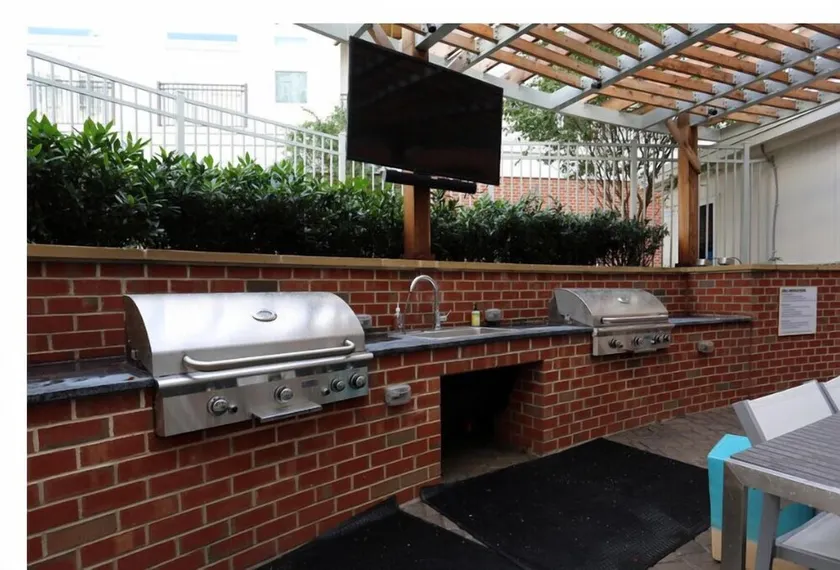 Work & Relax ★ Long-Term Stay ★ Near Johns Hopkins & Siani Hospital - Image 1
