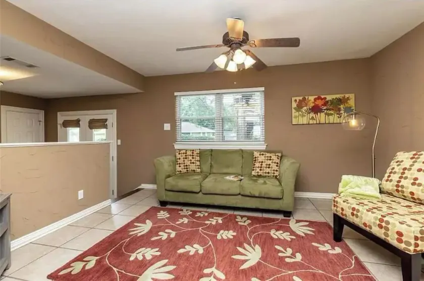 Private, Spacious Guesthouse by DFW Airport - Image 1