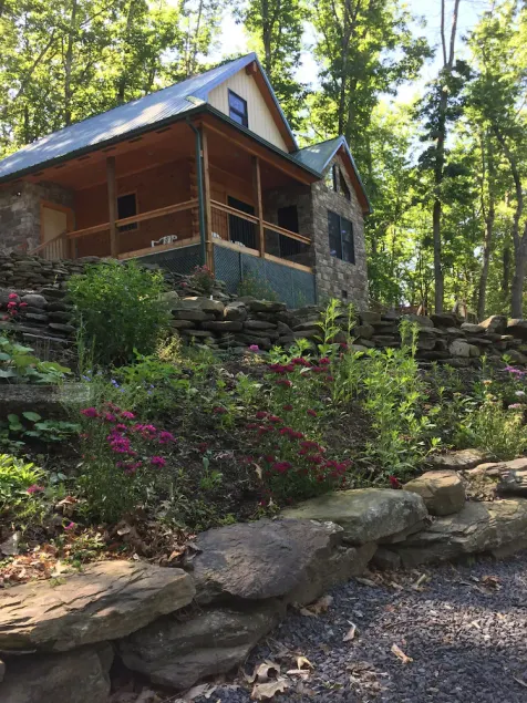 Minutes from downtown - Image 1