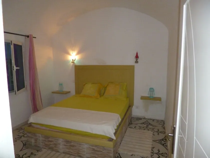HOUSE with swimming pool - Image 1