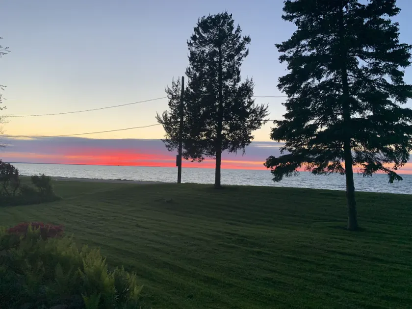 Lake view beach access - Image 1