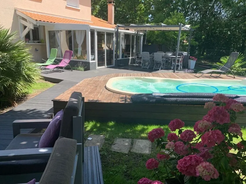 LANTON 3-bedroom house with a heated pool, 200 m from the beach. - Image 1