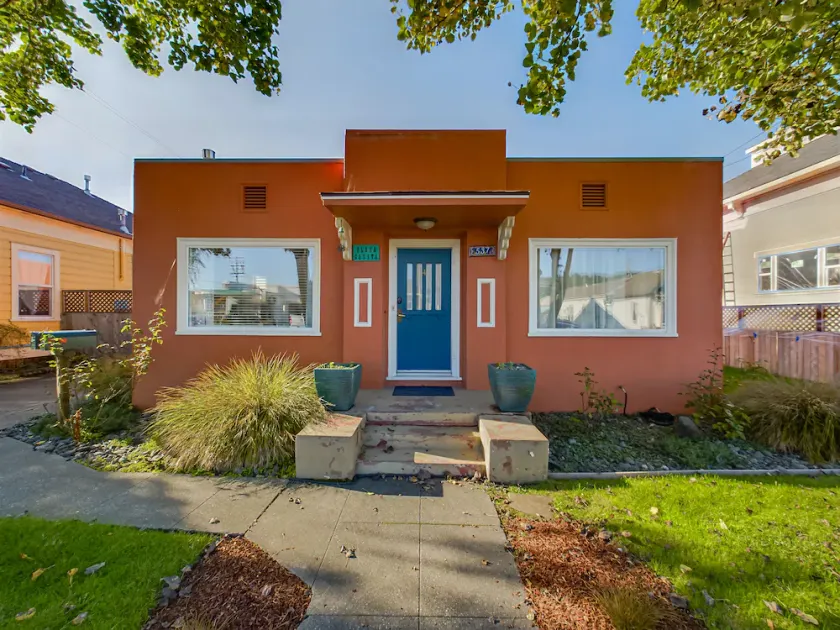 Plaza Casita *Close to Town* - Image 1