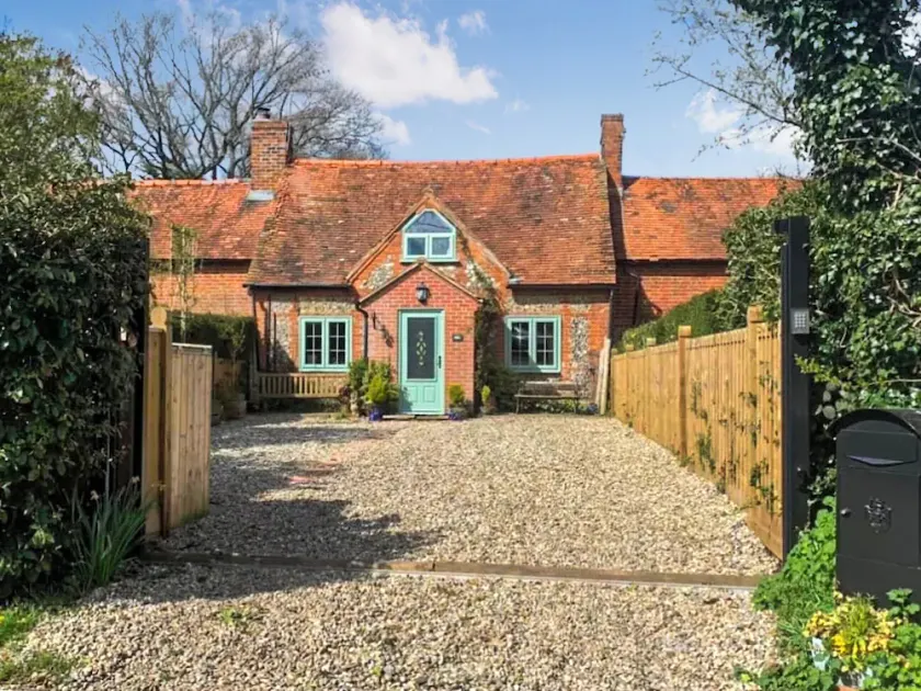 Burwood Cottage - Image 1